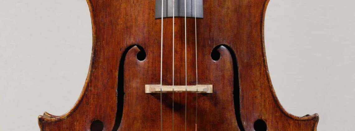 В Музей музыки вернулась отреставрированная виолончель работы Пьетро Гварнери