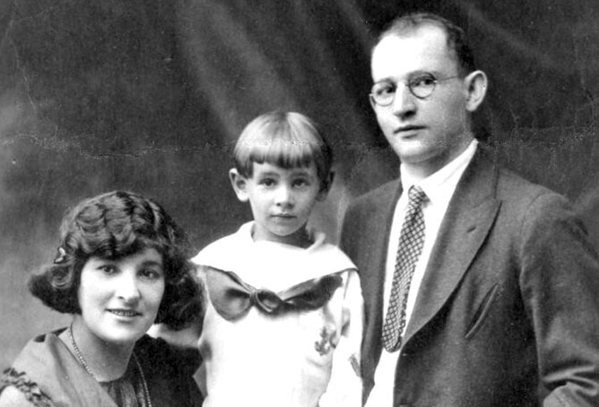 Леонард Бернстайн с родителями