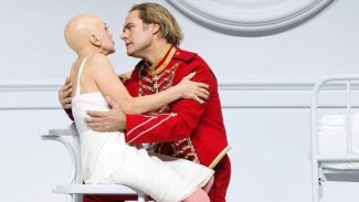 "Пиковая Дама" в постановке Ханса Нойенфельса. Фото - Salzburger Festspiele / Monika Rittershaus Тройка, семерка, фарс