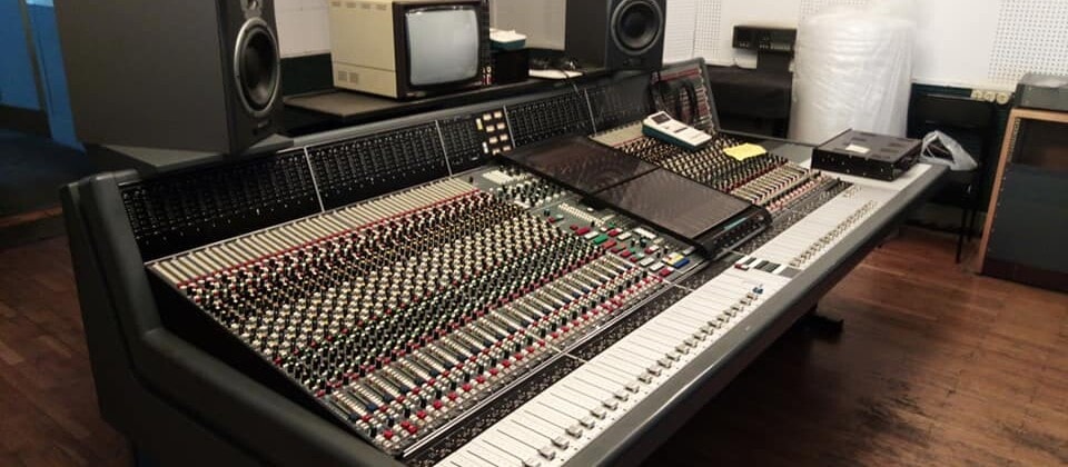 Звукорежиссерский пульт в одной из студий ГДРЗ. Фото - Юлий Ягудин