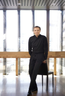 Василий Петренко: «Мы издалека смотрим на 80-е годы Советской России» Vasily Petrenko02 693x1024 220x325 - Василий Петренко: «Мы издалека смотрим на 80-е годы Советской России»