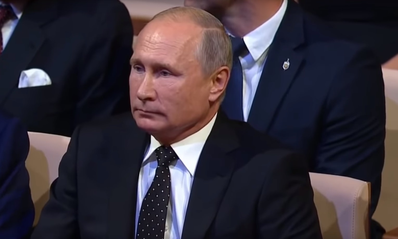 Владимир Путин приехал на открытие нового зала в парке "Зарядье"