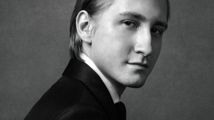 Дмитрий Маслеев