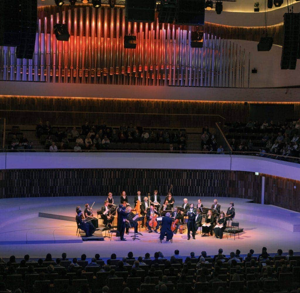 Гастроли ансамбля Taverner Choir, Consort & Players в концертном зале "Зарядье". Фото - Лилия Ольховая