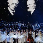 Основоположники Музтеатра благосклонно взирали на юбилейные шалости своих преемников. Фото - Юрий Мартьянов