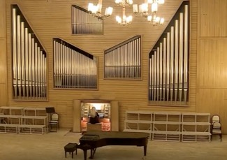 Большой концертный орган в зале Новосибирской консерватории 