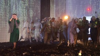 Опера "Фрау Шиндлер" в МАМТе. Фото - Сергей Родионов Опера "Фрау Шиндлер" в МАМТе. Фото - Сергей Родионов