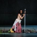 "Жанна на костре" открыла конкурсные показы премии "Золотая маска"