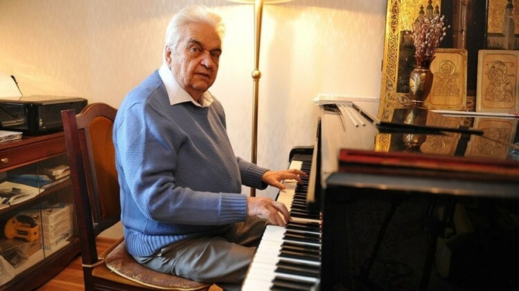 Евгений Крылатов