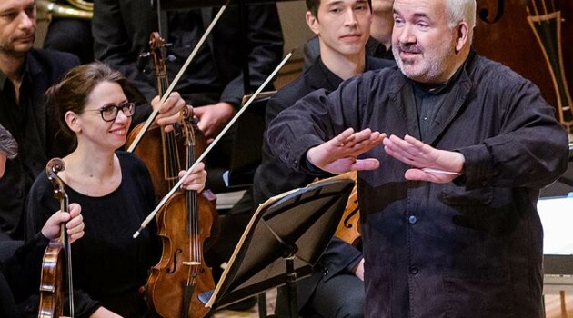Концертная манера «Музыкантов Лувра» не чужда настоящей театрализации. Фото - пресс-слуэба Московской филармонии