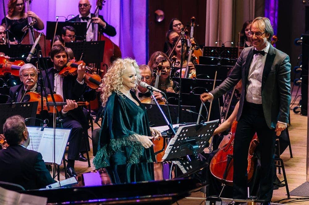 Лариса Долина и Фабио Мастранджело в Ульяновске. Фото - Сергей Семагин Лариса Долина и Фабио Мастранджело в Ульяновске. Фото - Сергей Семагин