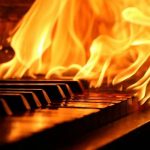 Музыканты защищают школы от чиновников