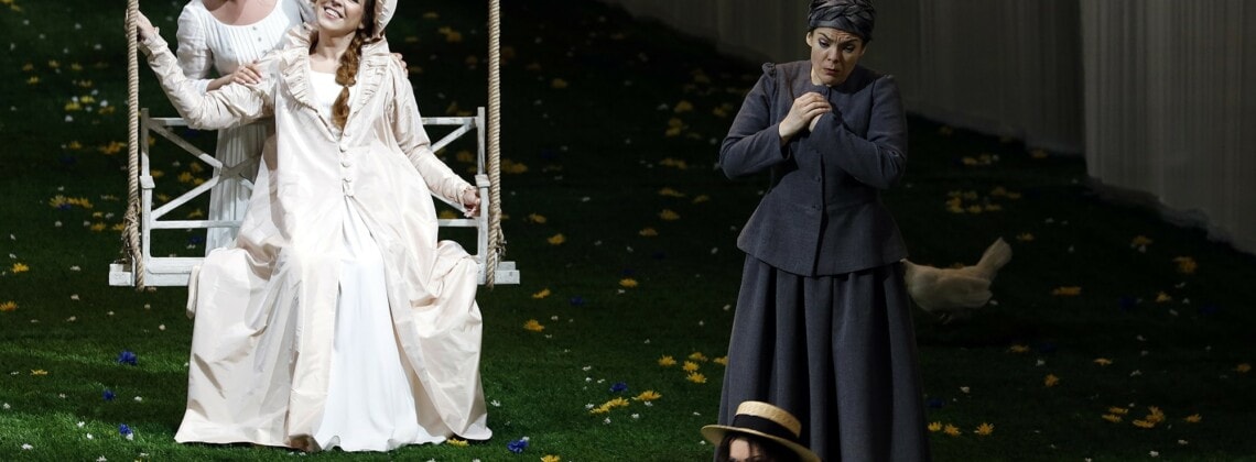 Ольга — Алина Черташ. Ларина — Елена Манистина. Филиппьевна — Евгения Сегенюк. Татьяна — Анна Нечаева. Фото - Дамир Юсупов