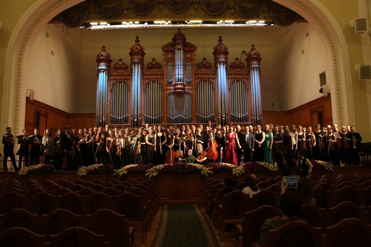 Участники фестиваля "Musica Integral" в Большом зале Московской консерватории. Фото — Варвара Ермолаева Участники фестиваля "Musica Integral" в Большом зале Московской консерватории. Фото — Варвара Ермолаева
