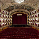 Опера Праги погрязла в скандалах