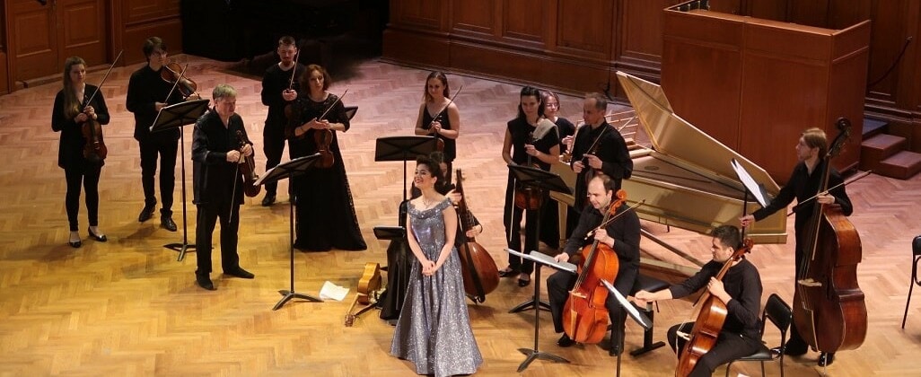 Франческа Аспромонте и оркестр Pratum Integrum. Фото - Елена Ординарцева