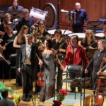 Солисты Екатерина Асташова и Александр Князев, композитор Игорь Райхельсон, дирижёр Ян Латам-Кёниг и оркестр «Новая Россия»