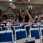 Скрипачи-финалисты в ожидании объявления результатов. Фото - tch16.com