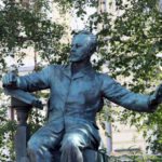 Памятник П. И. Чайковскому работы В. И. Мухиной