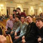 Финалисты XVI Международного конкурса им. Чайковского и дирижер Василий Петренко. Фото - Ирина Шымчак