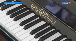 Музыкальные школы Республики Алтай получат новые пианино