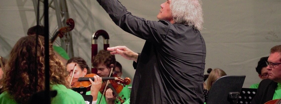 Гала-концерт Симфонического оркестра «Летней школы в Гнесинке», дирижер - Михаил Хохлов. Фото - Глеб Омельченко