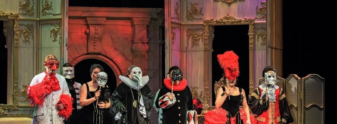 Театр «Астана Опера» привез на петербургский форум оперу-фарс Джоаккино Россини «Шёлковая лестница»