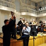 Николай Хондзинский вручил Международную премию им. Бориса Чайковского дирижеру Ивану Никифорчину