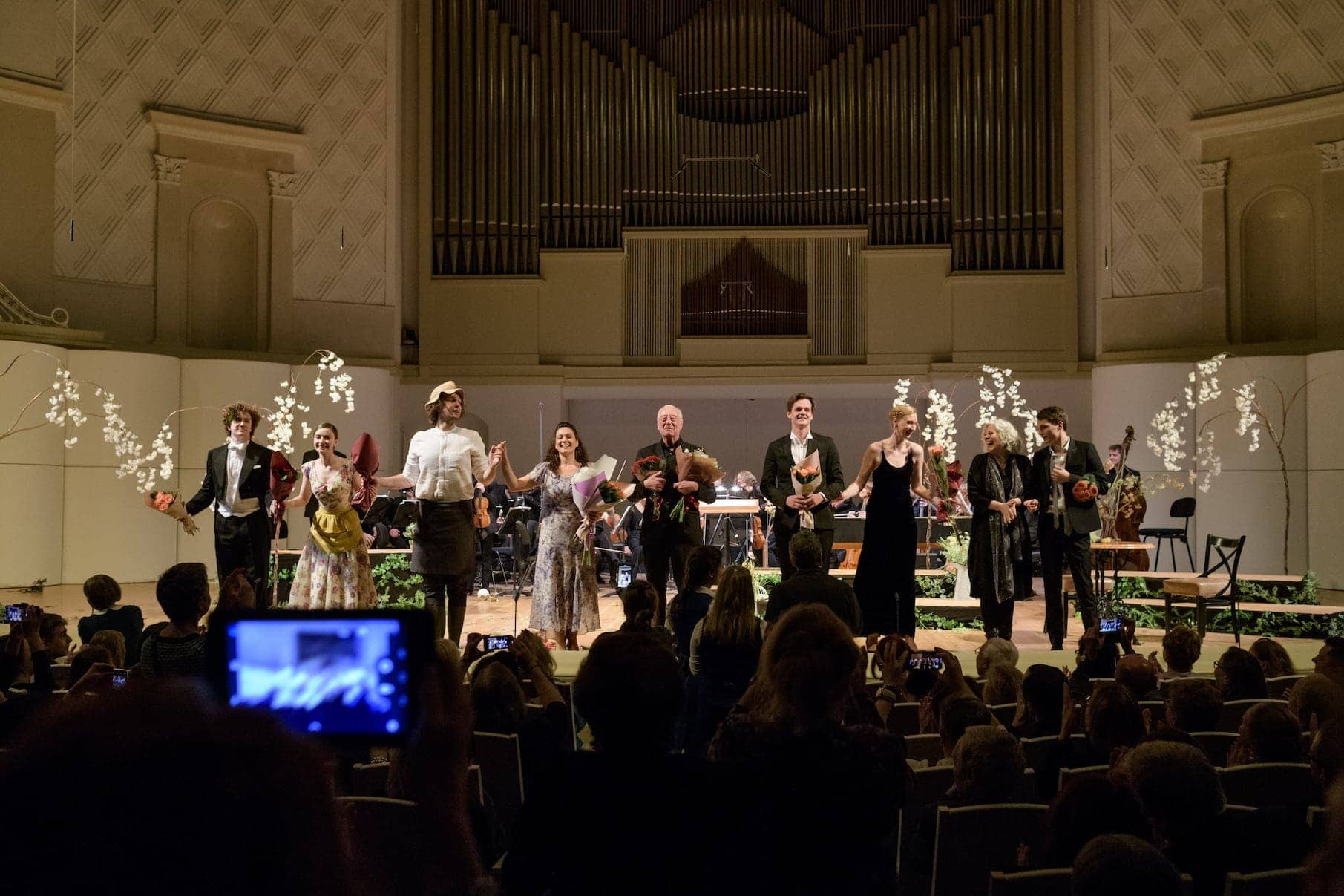 Опера Моцарта «Мнимая садовница». «Les Arts Florissants» и академия молодых певцов «Le Jardin des Voix». Дирижёр — Уильям Кристи. Фото - пресс-служба МГАФ
