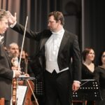Концертмейстер оркестра Мариинского театра Антон Козьмин, дирижер НИколай Хондзинский и оркестр Мариинского театра