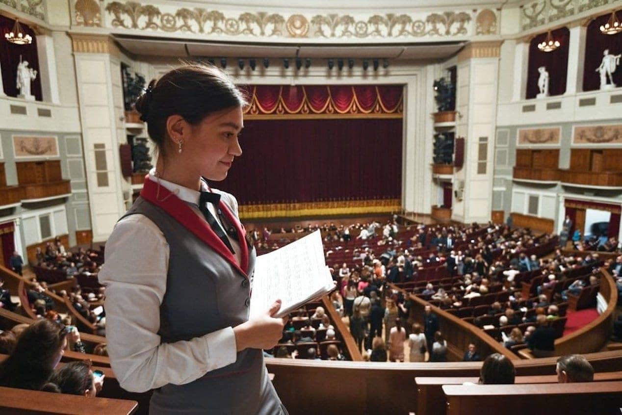 Верхний ярус большого зала НОВАТа был несколько лет закрыт, а теперь его отремонтировали. Фото - Александр Кряжев/ РИА Новости