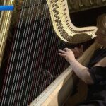 Из Парижа в Екатеринбург привезли концертную арфу