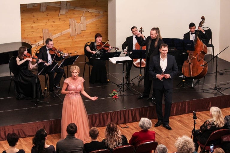 Лауреаты международных конкурсов Алина Полевая (сопрано), Сергей Тараненко (баритон), Ансамбль “Солисты Рязани”, дирижер – Денис Шаповалов