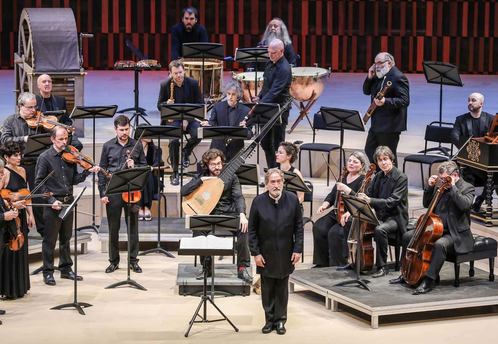 Жорди Саваль и оркестр «Le Concert des Nations». Фото - Лилия Ольховская Жорди Саваль и оркестр «Le Concert des Nations». Фото - Лилия Ольховская