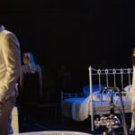 Сцена из оперы Филипа Гласса "Жестокие дети" в постановке Георгия Исаакяна. Фото - Елена Лапина