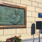 Мемориальную доску Иосифу Кобзону установили на здании академии музыки им. Гнесиных