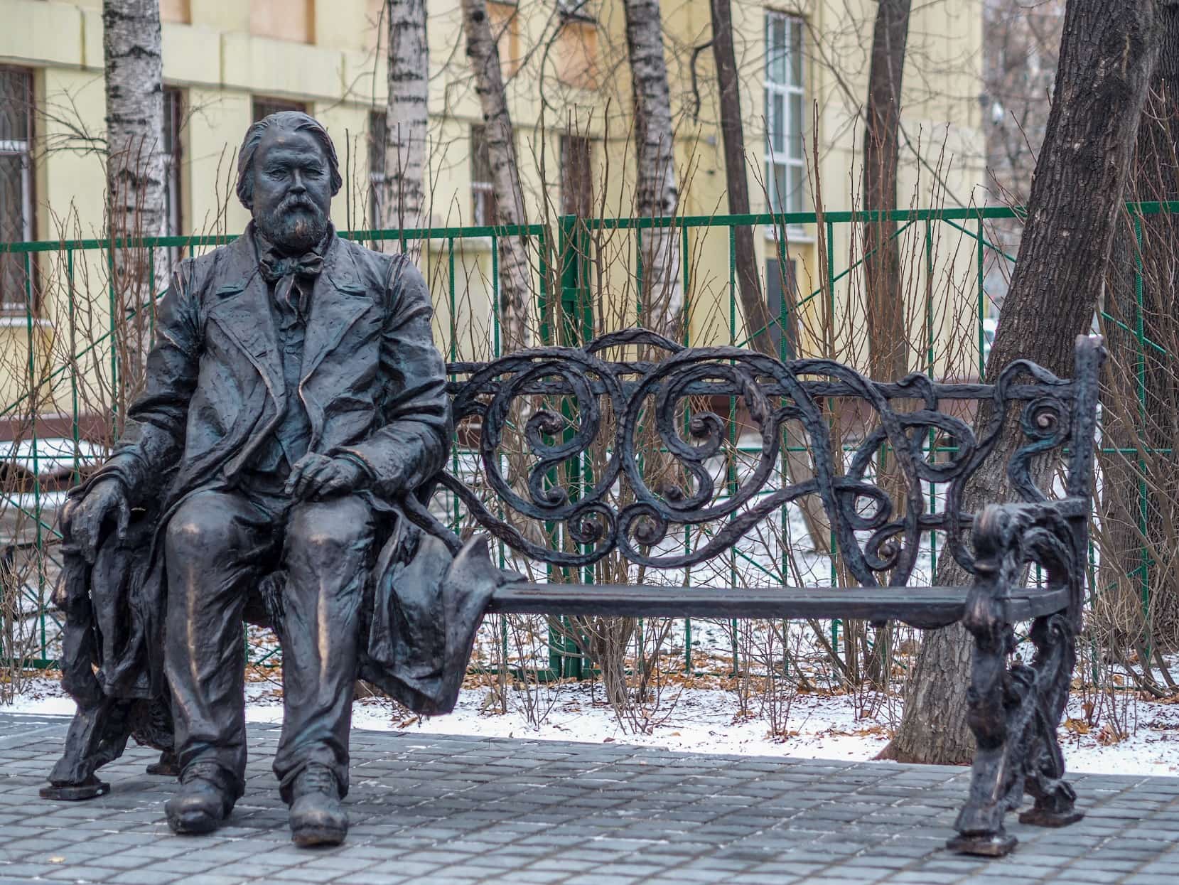 Памятник М. М. Ипполитову-Иванову – подарок скульптора Айдына Зейналова Памятник М. М. Ипполитову-Иванову – подарок скульптора Айдына Зейналова