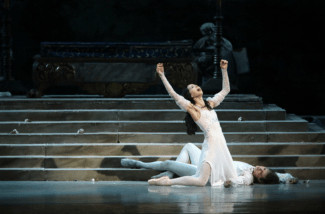 Джульетта - Диана Вишнева, Ромео - Владимир Шкляров. Фото - сайт Мариинского театра