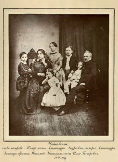 Первая семейная фотография Чайковских