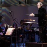 Дирижер Александр Клевицкий и Академический большой концертный оркестр имени Ю.В. Силантьева во время концерта «Территория любви». Фото: РИА Новости/Владимир Астапкович