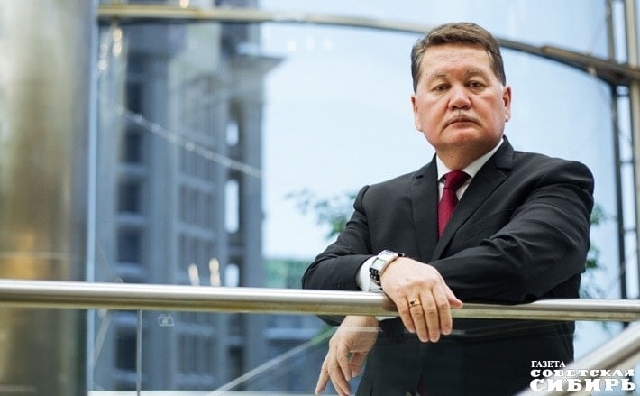 Бейбит Мухамедин: «Осталось подождать еще совсем немного, и мы снова встретимся в офлайне, в любимом концертном зале!». Фото из архива ИД «Советская Сибирь»
