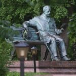 Памятник П. И. Чайковскому в Клину