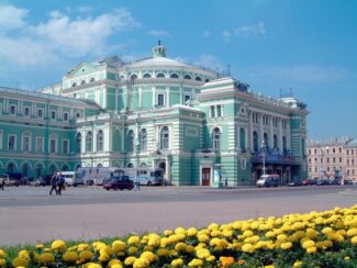 Мариинский театр снова открыт для зрителей Мариинский театр снова открыт для зрителей