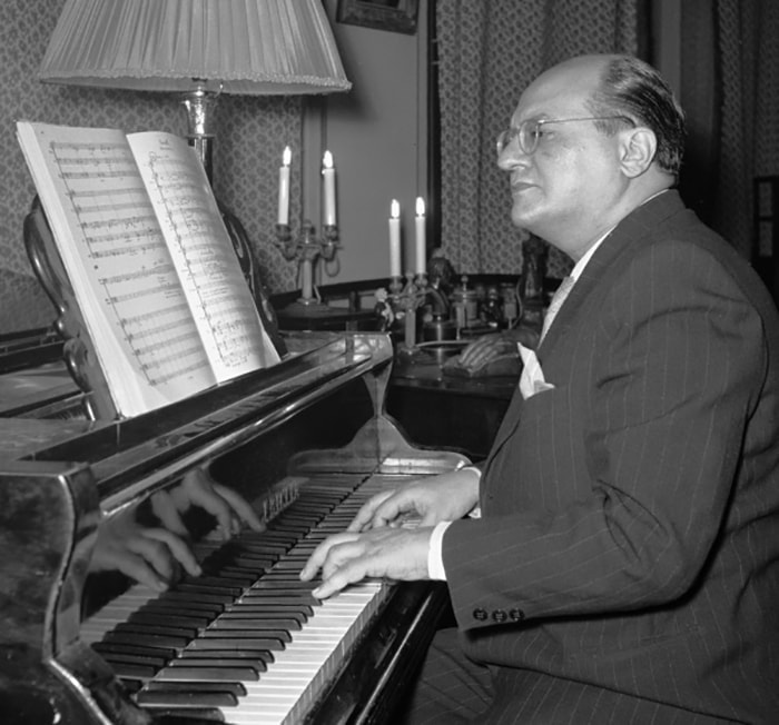 Александр Мелик-Пашаев Александр Мелик-Пашаев