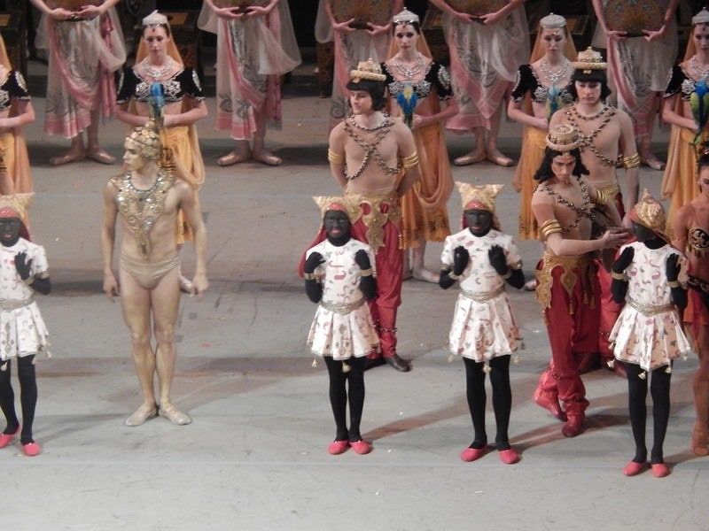  В اپرای پاریس مسئله نژادی 