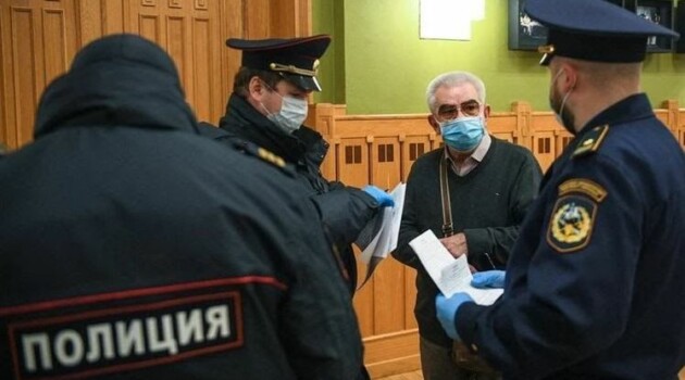 В московских театрах прошли облавы на пенсионеров «В ходе рейда были выявлены ряд лиц, с ними были проведены профилактические беседы и выдано уведомление о том, что они должны оставаться дома»