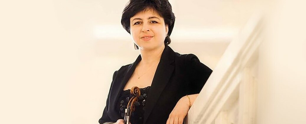 Регина Саркисова