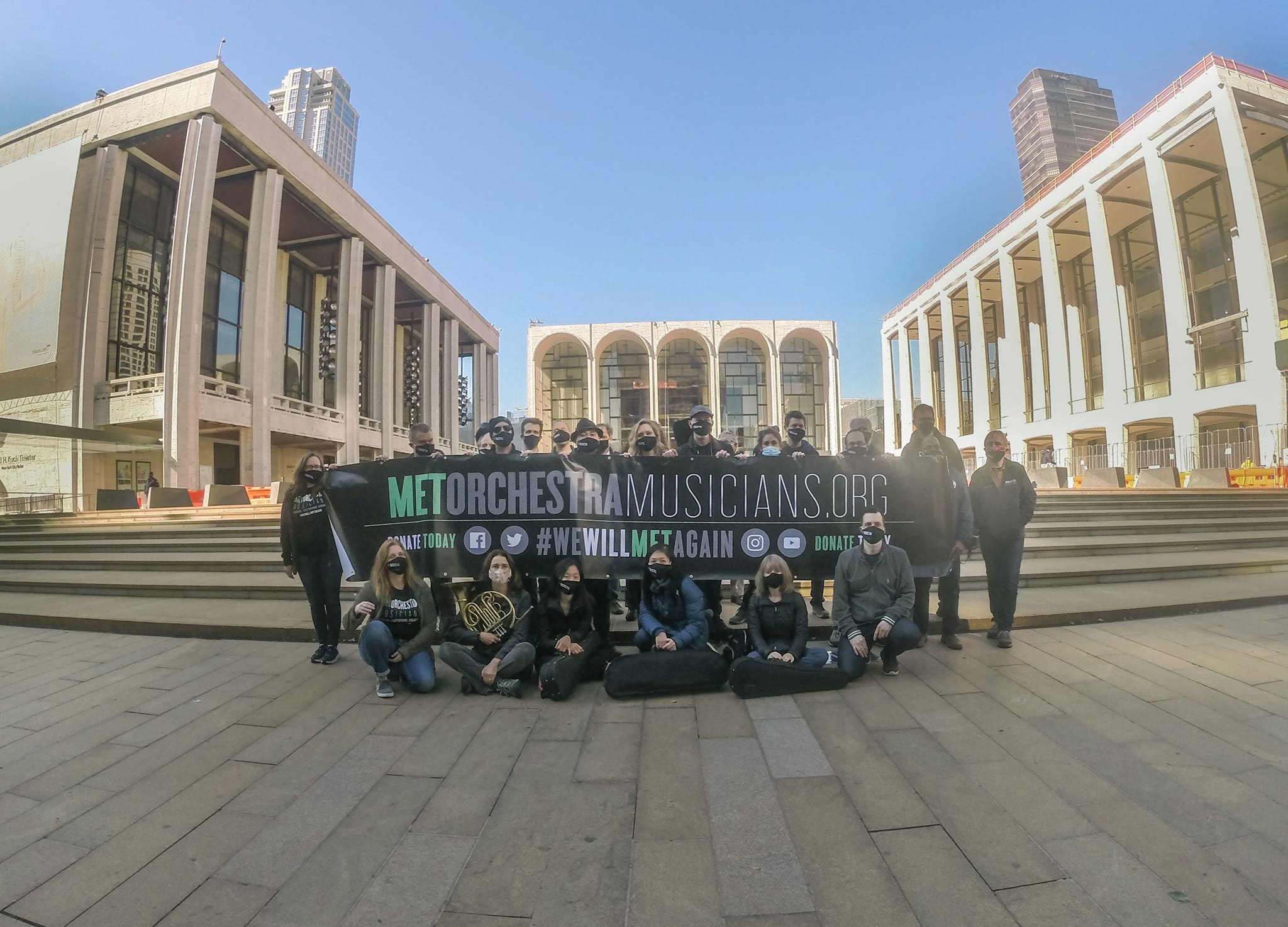 Артисты оркестра театра Метрополитен-опера Артисты оркестра театра Метрополитен-опера