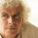 Саймон Рэттл. © Thomas Rabsch / Warner Classics