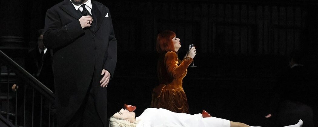 Ирод – Винсент Вольфштайнер. Саломея – Асмик Григорян. Иродиада – Анна Мария Кьюри. Фото - Дамир Юсупов